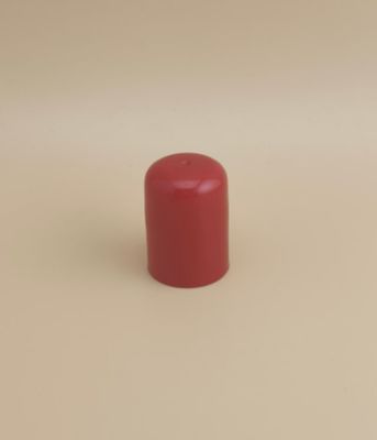 کلاه پلاستیکی قرمز برای بطری های مراقبت از پوست