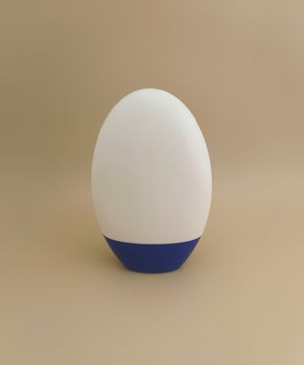 بطری پلاستیکی سفید و صاف با در آبی برای شامپو