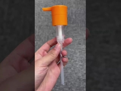 دستگاه های صابون مایع، پمپ لوشن را برای بطری شامپو پیچ می کنند