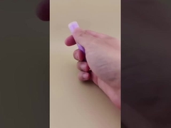 بسته بندی لبکش کوچک بنفش با پوشش صاف ریب دار برای رژ لب