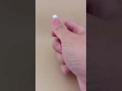 طراحی جدید برس مژه طلایی با درپوش نقره ای برای رژ لب