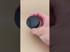 قوطي شيشه اي صاف و شيره دار با سرپوشي سياه