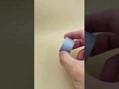 درپوش مات پلاستیکی گرد و صاف آبی-خاکستری برای بطری های آرایشی